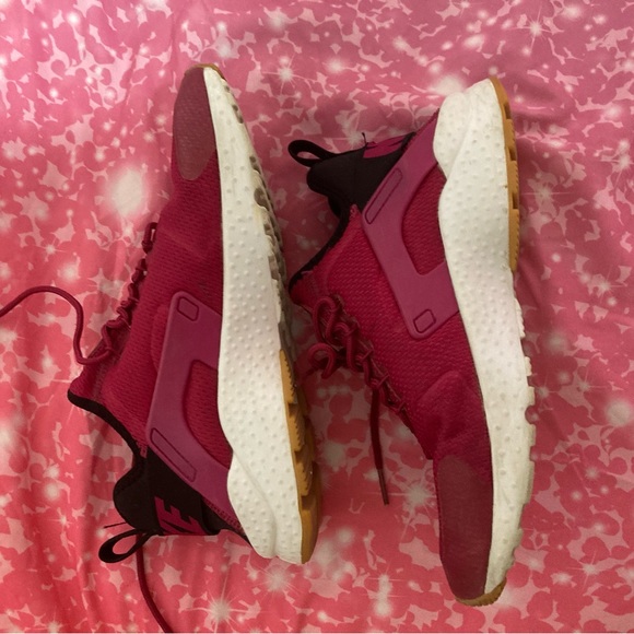 Pink Nikes woman size 9 - Picture 2 of 3